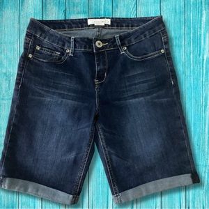 Eighty Two Bermuda Shorts Size 26- Indigo